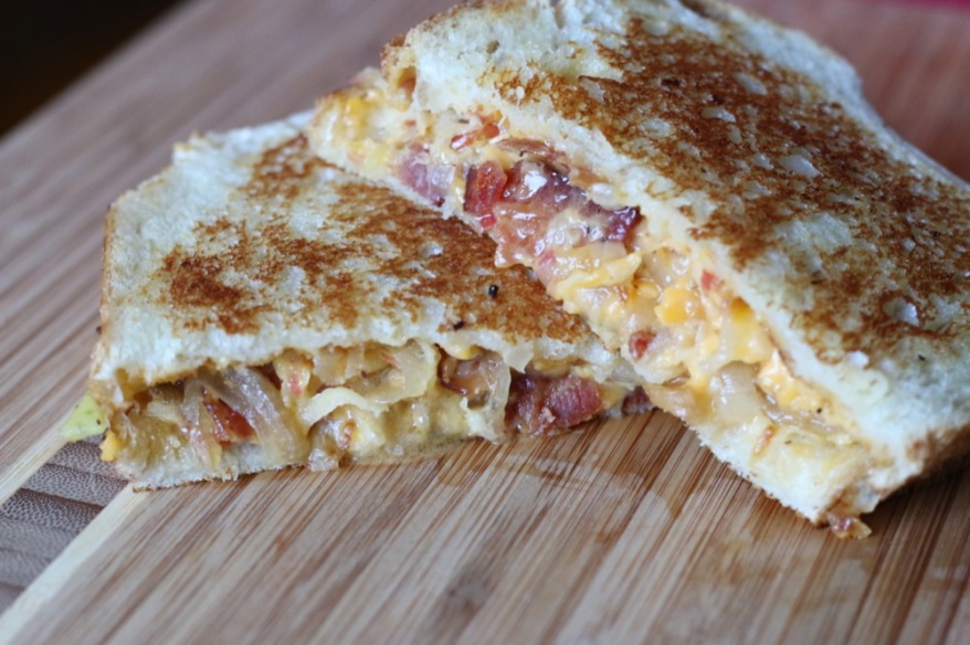 Grilled Cheese with Apple, Bacon and Caramelized Onion
